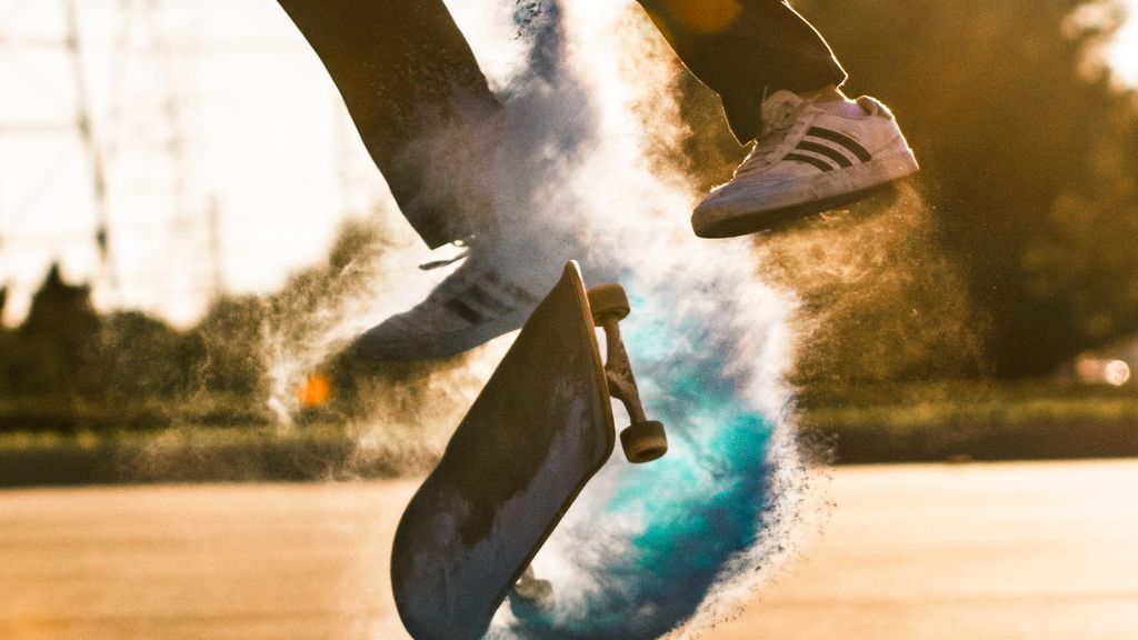 Saca tu tabla de skate y prepárate para rodar y hacer unos cuantos ollies. Estos son los ocho mejores skatepark de España.