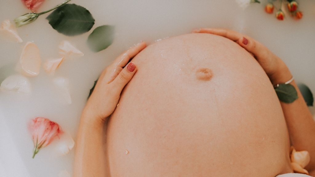 EMBARAZADA-BAÑERA-PEXELS