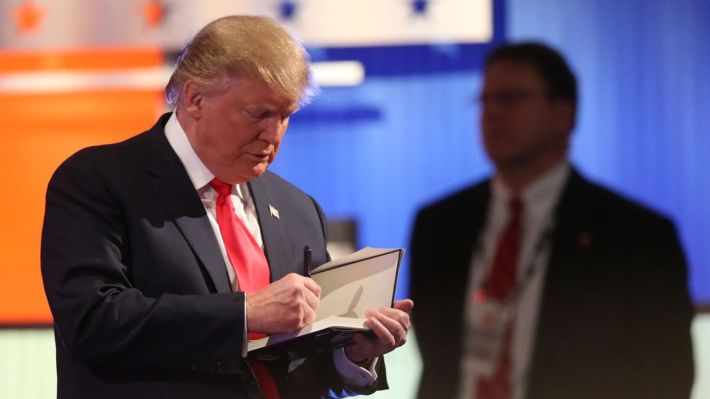 Un libro publicado por Trump en 1997 se vende ahora por 800 dólares Un libro publicado por Trump en 1997 se vende ahora por 800 dólares