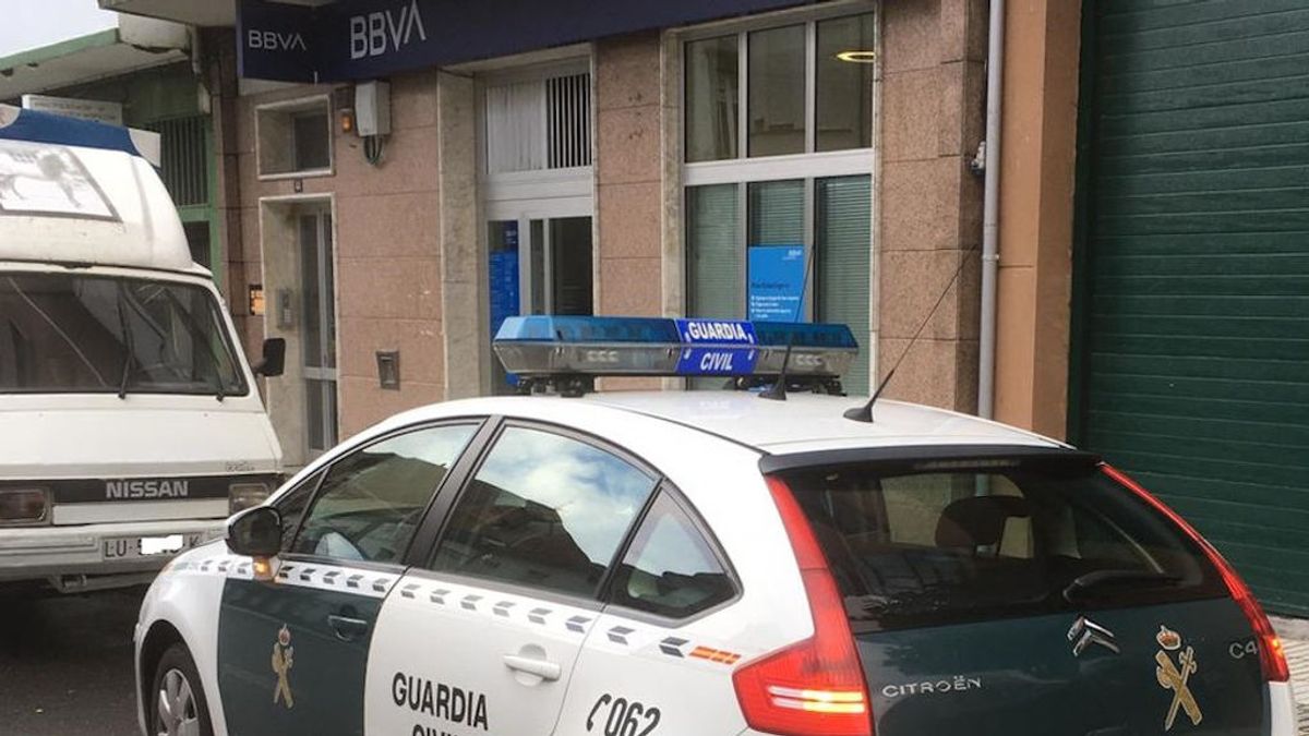 “Atiéndanme rapidito, que vengo sin mascarilla”: la exigencia de una sexagenaria detenida en Lugo “Atiéndanme rapidito, que vengo sin mascarilla”: la exigencia de una sexagenaria detenida en Lugo