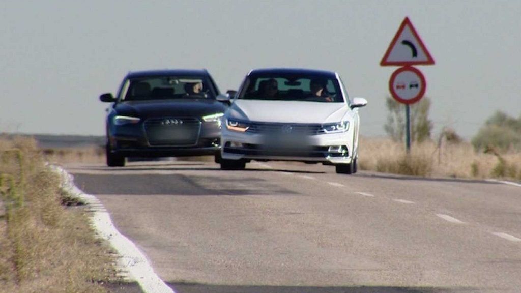 Cambios en la ley para adelantar a otro coche ¿Cuándo está prohibido aunque no haya señal?