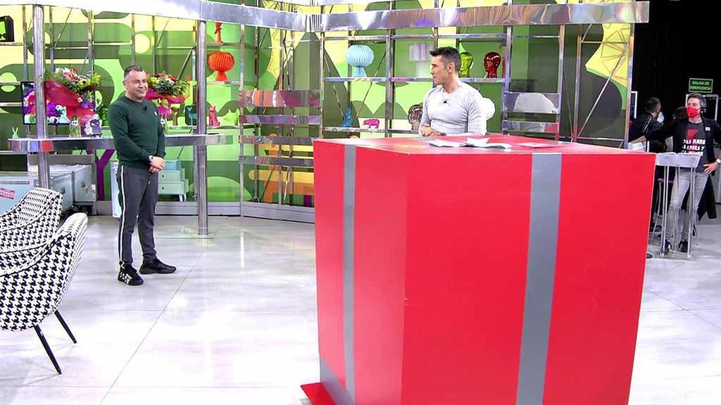 Un enorme regalo para Jorge Javier Vázquez