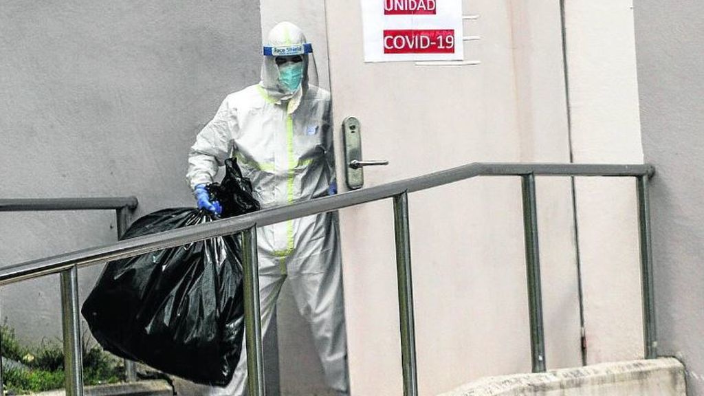 La pandemia multiplica los residuos tóxicos y ponen las plantas de esterilización a punto del colapso