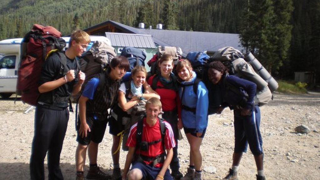 Sara, ex alumna de Colegios del Mundo Unido con sus amigos en EEUU.