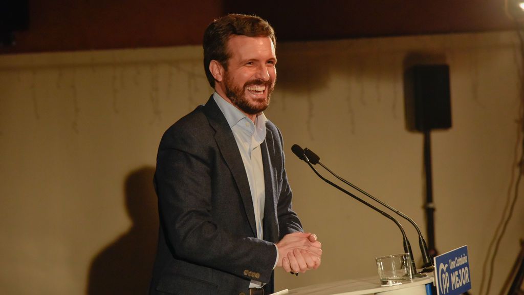 Casado se defiende de la 'amenaza' de Vox equiparando su postura sobre Europa con la de Puigdemont Casado se defiende de la 'amenaza' de Vox equiparando su postura sobre Europa con la de Puigdemont