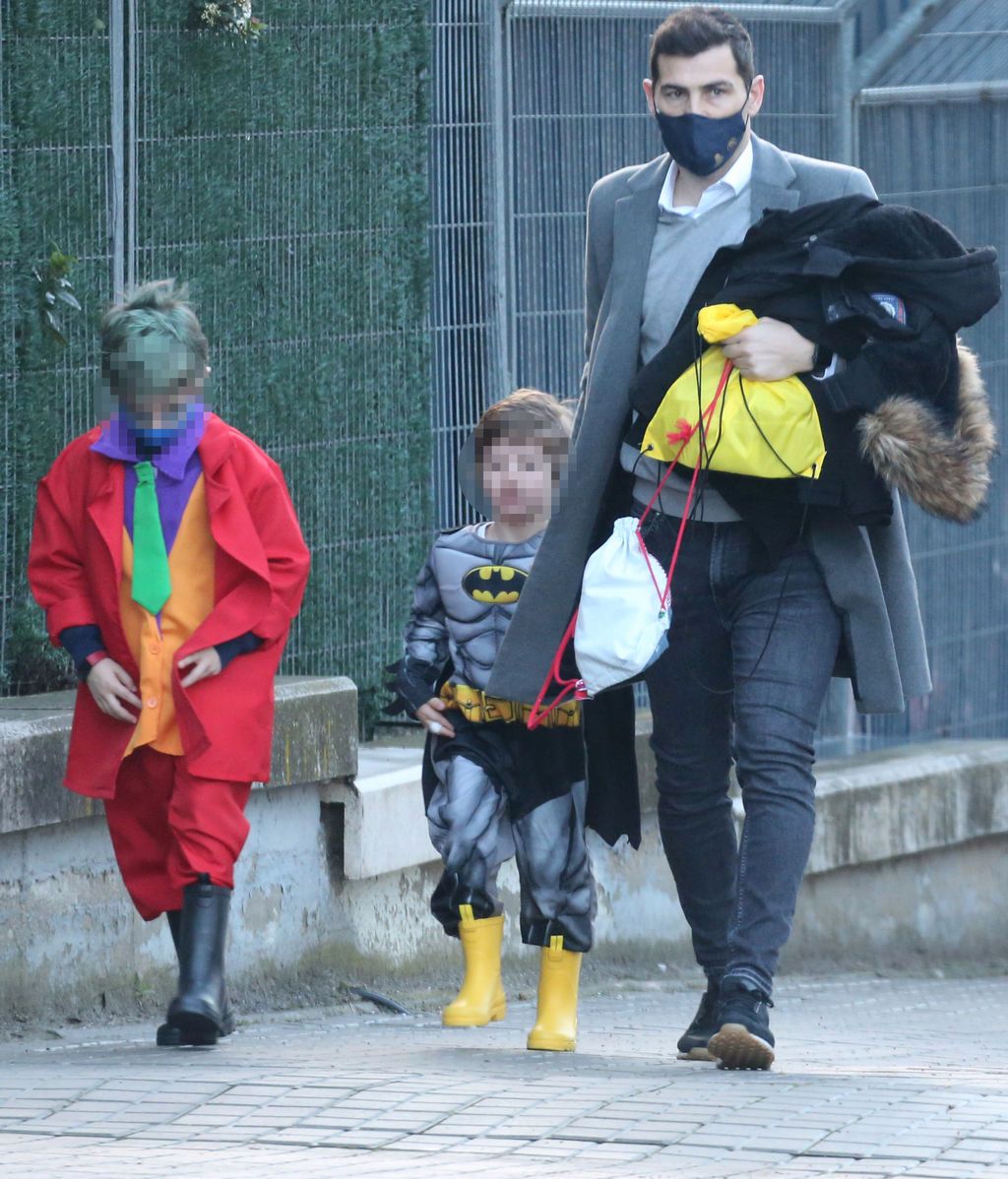 Iker Casillas ha llevado a sus hijos al cole justo antes de recoger a Sara Carbonero