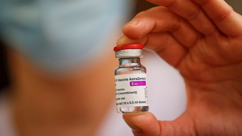 Oxford y AstraZeneca probarán por primera vez en niños de 6 a 17 años su vacuna contra la covid Oxford y AstraZeneca probarán por primera vez en niños de 6 a 17 años su vacuna contra la covid