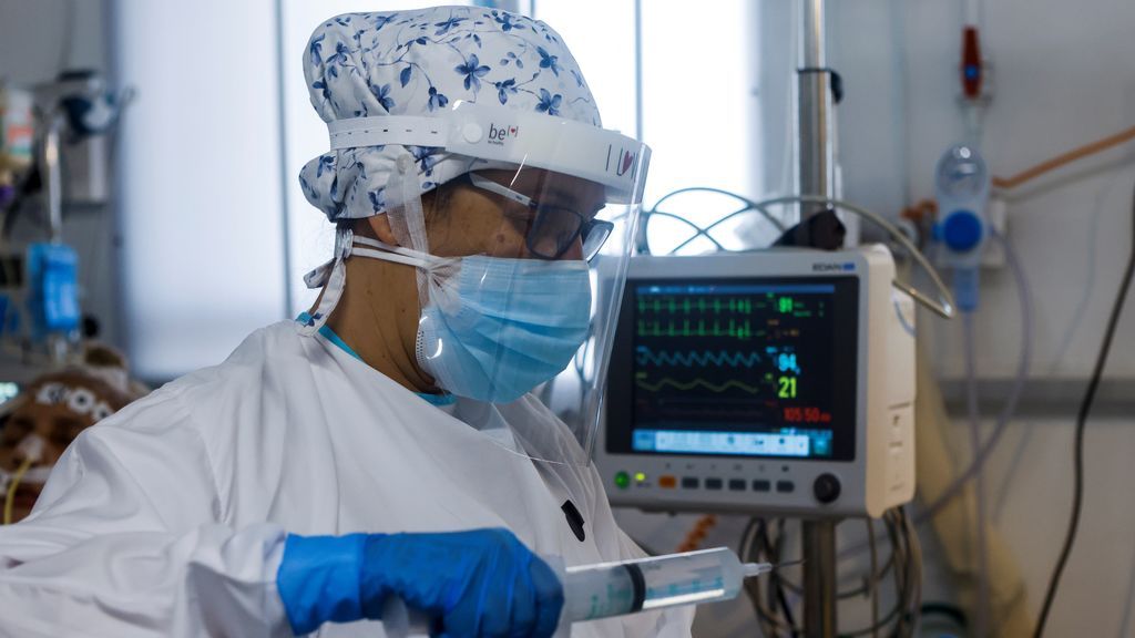 Última hora del coronavirus: la presión hospitalaria va a la baja en Cataluña aunque hay 55 nuevos muertos