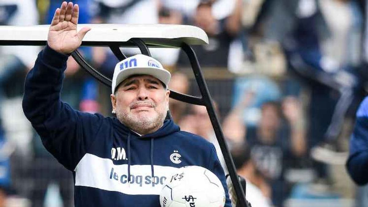 El mensaje del psicólogo de Maradona a Leopoldo Luque: "Lo vi temblando el domingo, pero mantengamos esto en privado”