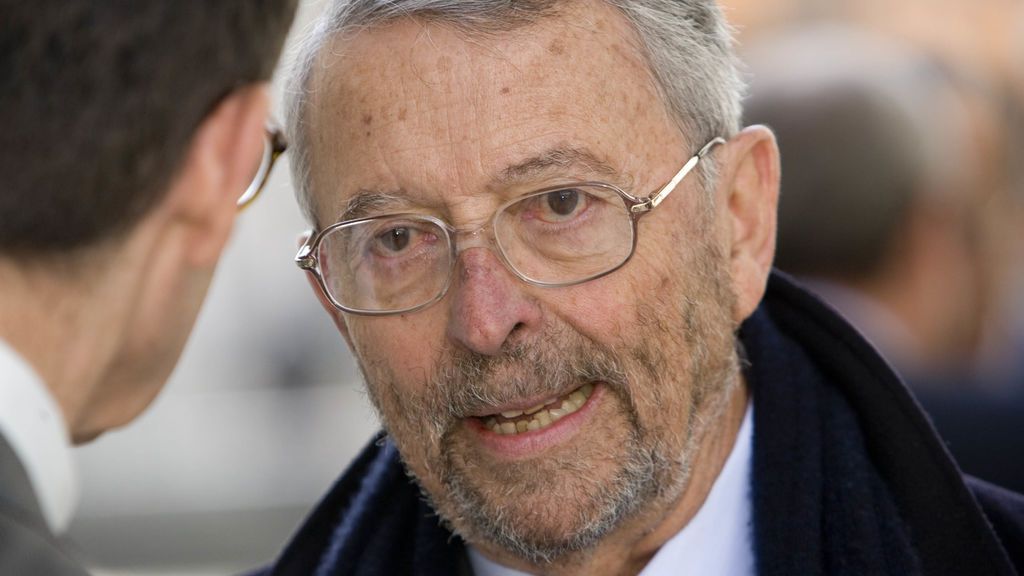 Fallece a los 92 años el exministro de Defensa Alberto Oliart Fallece a los 92 años el exministro de Defensa Alberto Oliart