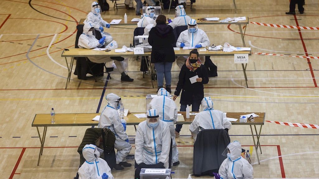 Las elecciones catalanas registran una participación del 53,5 %, la más baja de la democracia Las elecciones catalanas registran una participación del 53,5 %, la más baja de la democracia