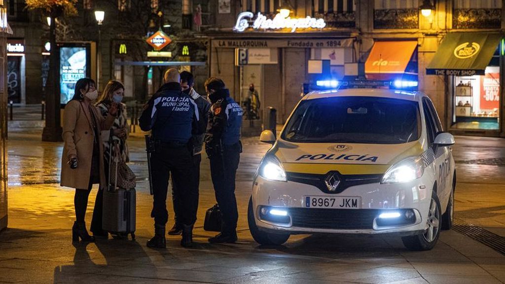 Continúa el descenso de contagios en un fin de semana plagado de fiestas ilegales Continúa el descenso de contagios en un fin de semana plagado de fiestas ilegales