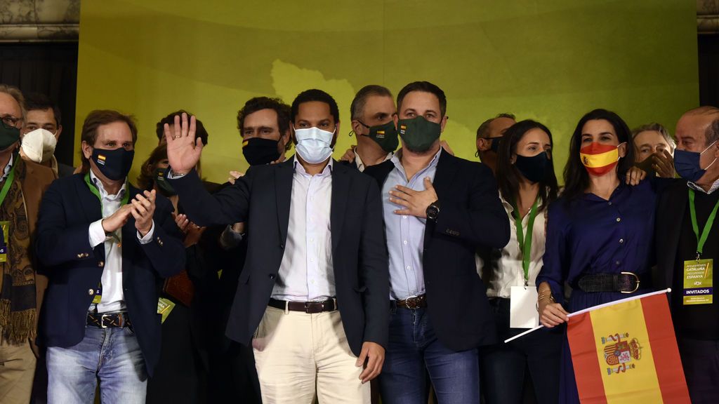 Los Mossos denuncian a Vox por incumplir medidas contra la covid-19 en la jornada electoral catalana Los Mossos denuncian a Vox por incumplir medidas contra la covid-19 en la jornada electoral catalana