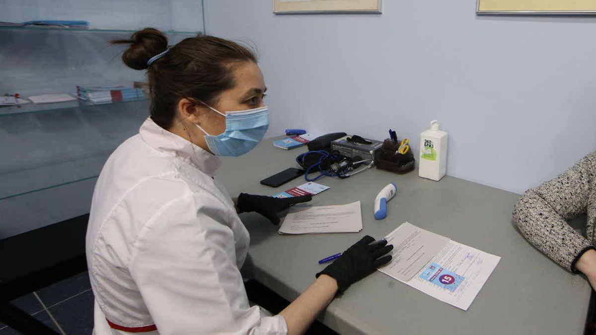 Rusia registra la primera prueba para detectar la cepa británica del coronavirus