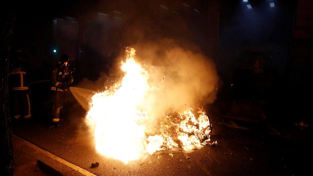 Los múltiples disturbios por la detención de Pablo Hasel, en imágenes