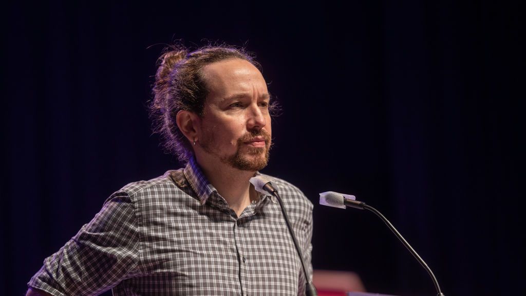 Iglesias justifica la "tensión ideológica " en el Gobierno aunque algunos sigan "con el traje nuevo del emperador" Iglesias justifica la "tensión ideológica " en el Gobierno aunque algunos sigan "con el traje nuevo del emperador"