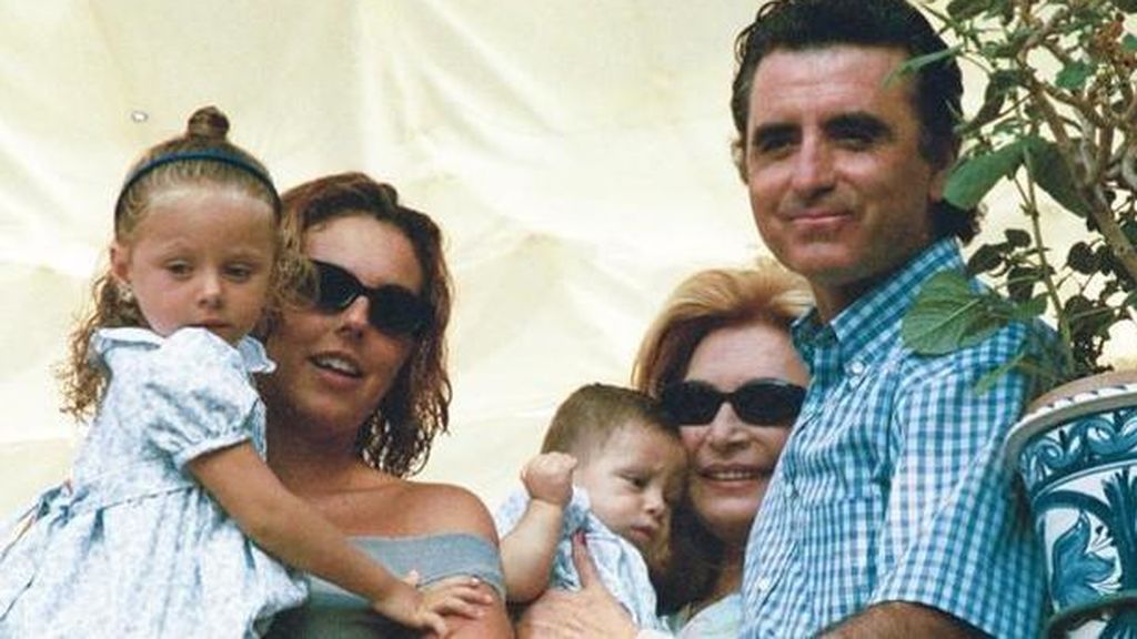 Desde la muerte de su madre, Rocío Carrasco apenas mantiene relación con la familia Ortega Cano.