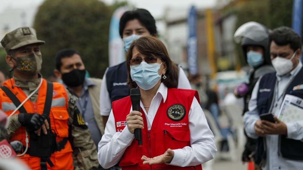 "El peor error de mi vida": las disculpas de la exministra peruana por saltarse la cola de la vacuna "El peor error de mi vida": las disculpas de la exministra peruana por saltarse la cola de la vacuna