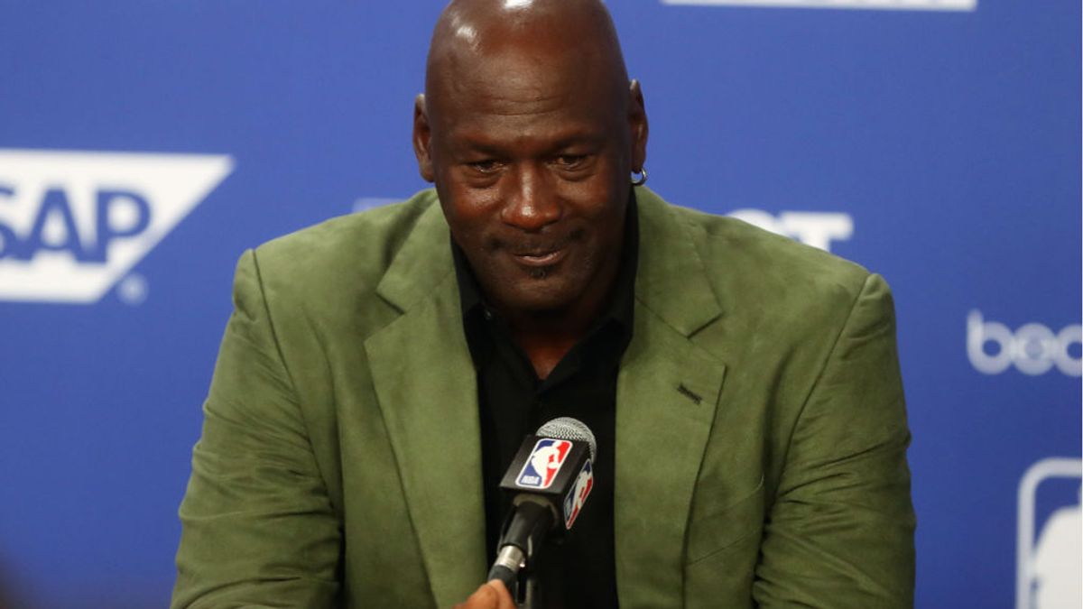 Michael Jordan, el mayor filántropo de la historia del deporte, dona 10 millones de dólares para crear clínicas Michael Jordan, el mayor filántropo de la historia del deporte, dona 10 millones de dólares para crear clínicas