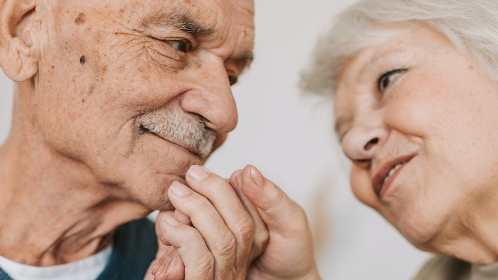 Una lentejas, jamón serrano y un flor: cómo sorprender a tu pareja tras 58 años de matrimonio