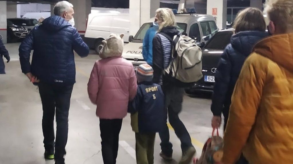 Recuperan en una comuna hippy de la Alpujarra a tres menores finlandeses sustraídos por su madre Recuperan en una comuna hippy de la Alpujarra a tres menores finlandeses sustraídos por su madre