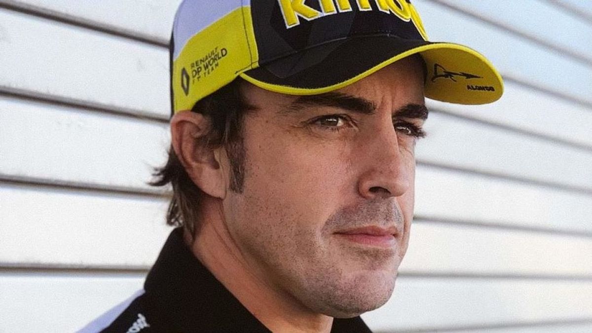 Fernando Alonso muestra su rostro por primera vez tras el atropello: "Contento con todo" Fernando Alonso muestra su rostro por primera vez tras el atropello: "Contento con todo"