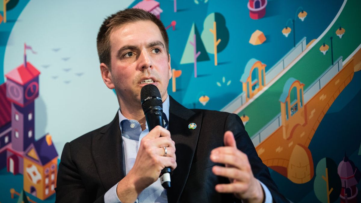Phillip Lahm recomienda a los futbolistas no confesar su homosexualidad para evitar insultos Phillip Lahm recomienda a los futbolistas no confesar su homosexualidad para evitar insultos