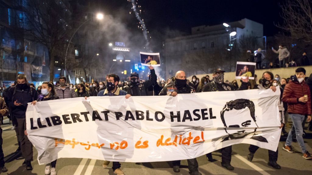 Una manifestación en la que piden la libertad de Pablo Hásel