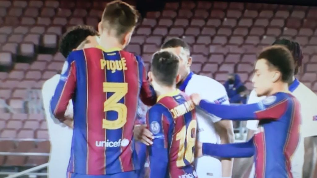 Mbappé, a Jordi Alba en perfecto castellano y con Piqué como testigo: "En la calle, yo te mato"