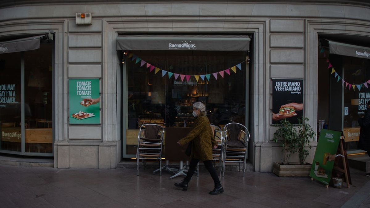 La Justicia catalana mantiene cautelarmente las restricciones horarias a la restauración por la covid-19 La Justicia catalana mantiene cautelarmente las restricciones horarias a la restauración por la covid-19