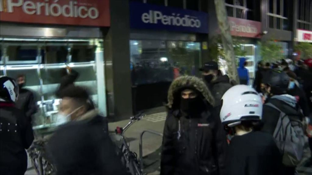 Los violentos atacan a los medios en Barcelona