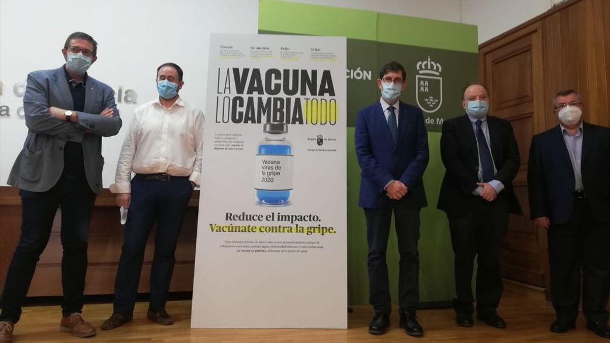 Cesada la cúpula de Salud de Murcia por saltarse el protocolo de vacunación Cesada la cúpula de Salud de Murcia por saltarse el protocolo de vacunación