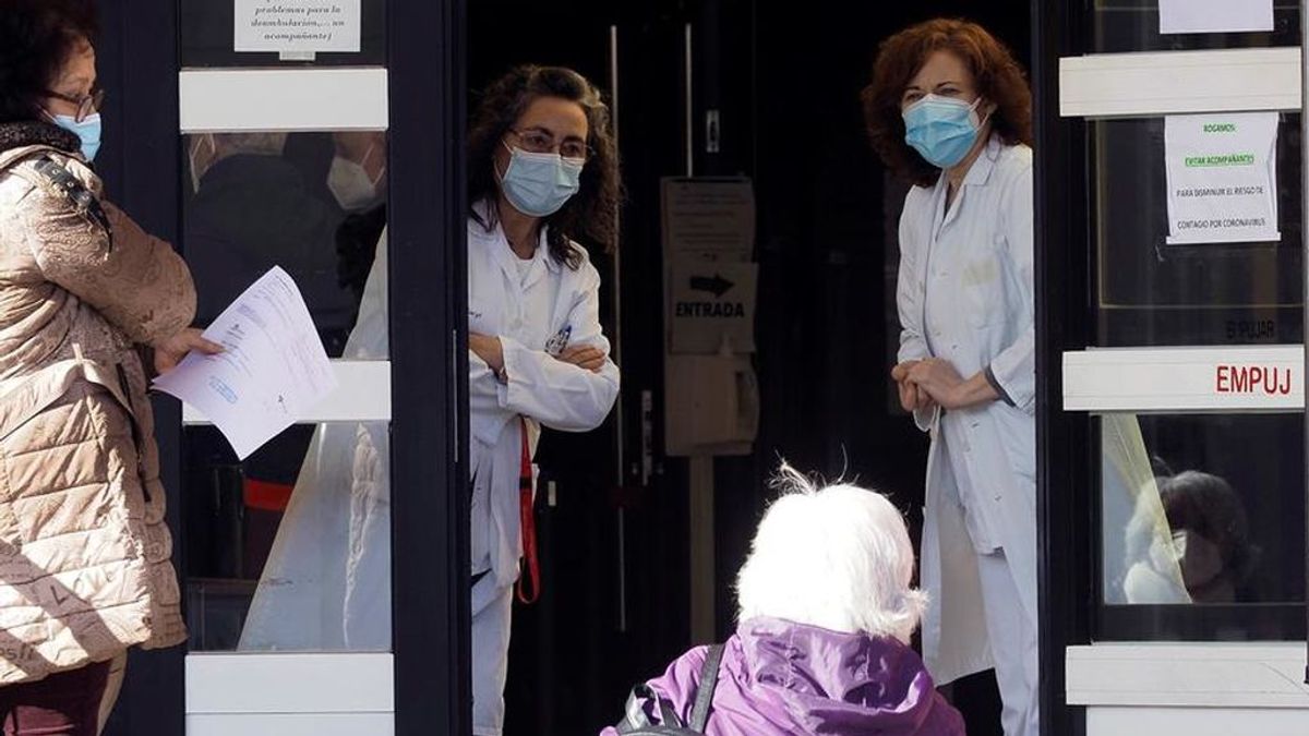 Los médicos de familia avisan: no hay suficiente personal en Atención Primaria para poner las vacunas Los médicos de familia avisan: no hay suficiente personal en Atención Primaria para poner las vacunas