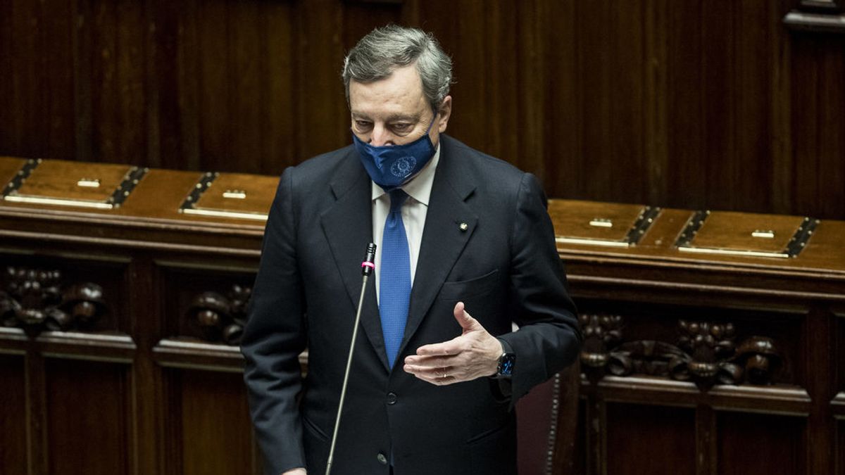 Draghi logra la investidura con los votos de casi todo el Parlamento Draghi logra la investidura con los votos de casi todo el Parlamento