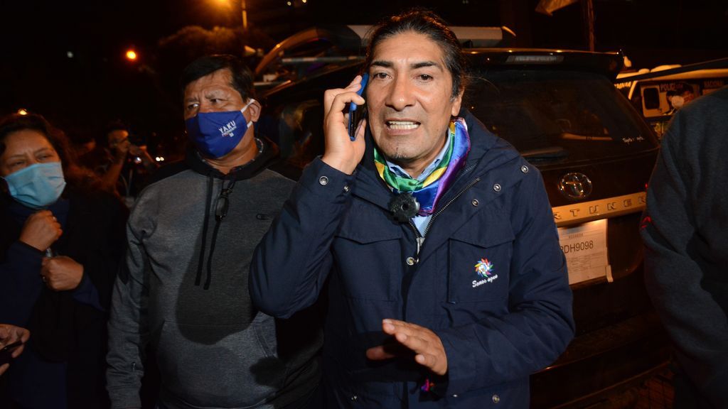 Indígenas ecuatorianos se movilizan ante la incertidumbre y sospechas de fraude Indígenas ecuatorianos se movilizan ante la incertidumbre y sospechas de fraude