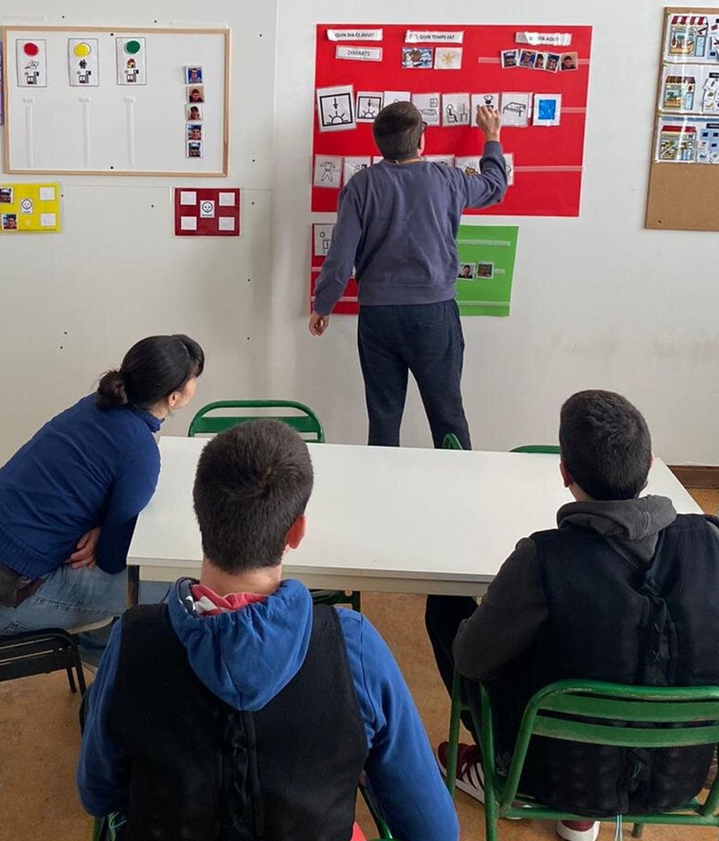 Alumnos de Mare de Déu de Montserrat de Caldes de Malavella en clase