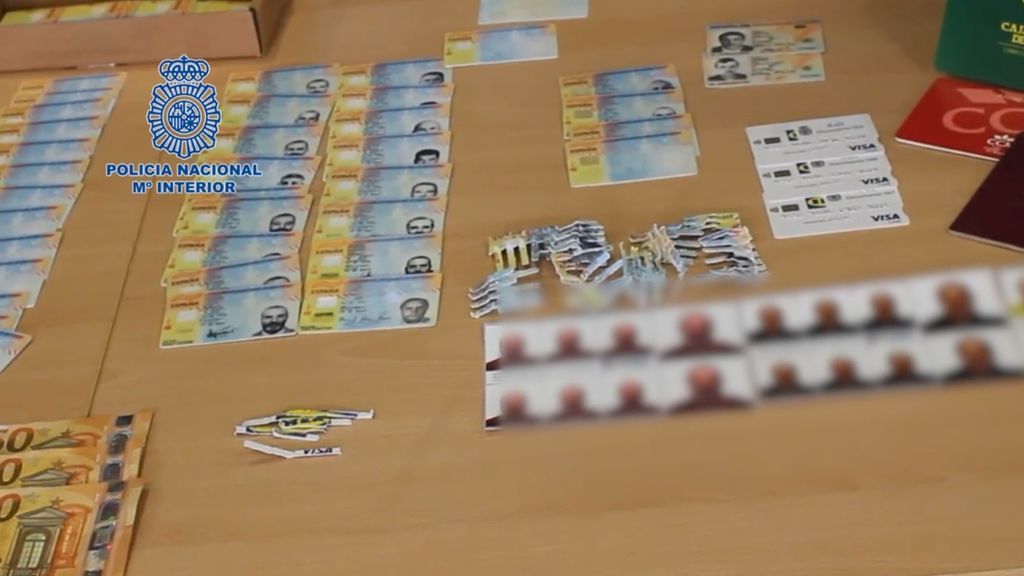 Cazado un experto falsificador de Granada: 44 identidades falsas y un millón de euros defraudados Cazado un experto falsificador de Granada: 44 identidades falsas y un millón de euros defraudados