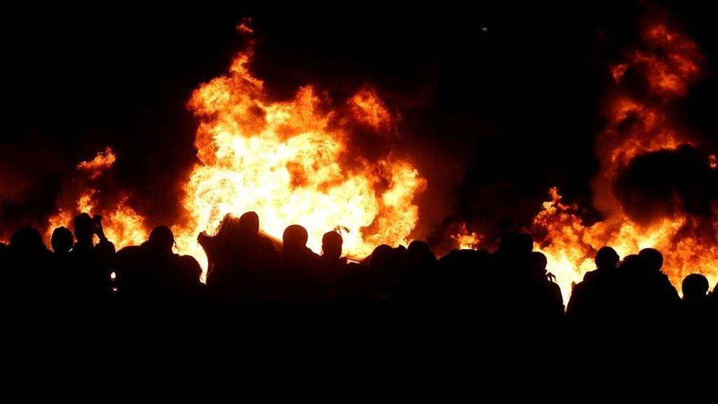 En imágenes: nueva noche de violencia en las calles de Cataluña por el encarcelamiento de Hasél