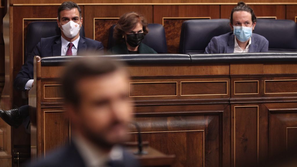 Casado advierte a Sánchez que será "corresponsable" de la violencia callejera "si no para el pie" a Iglesias Casado advierte a Sánchez que será "corresponsable" de la violencia callejera "si no para el pie" a Iglesias