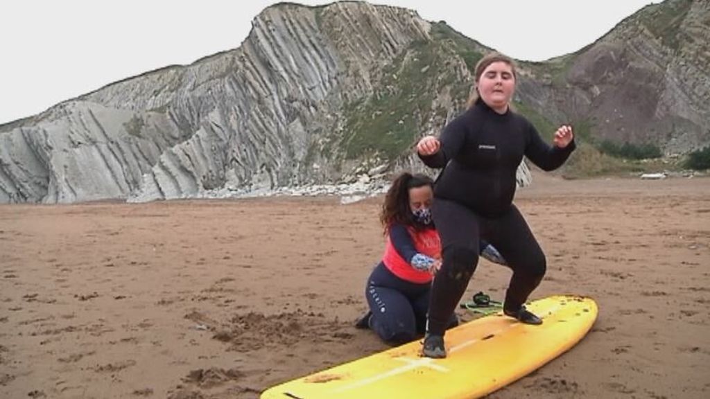 Claudia, surfista invidente: “Mis limitaciones no me van a impedir cumplir sueños”