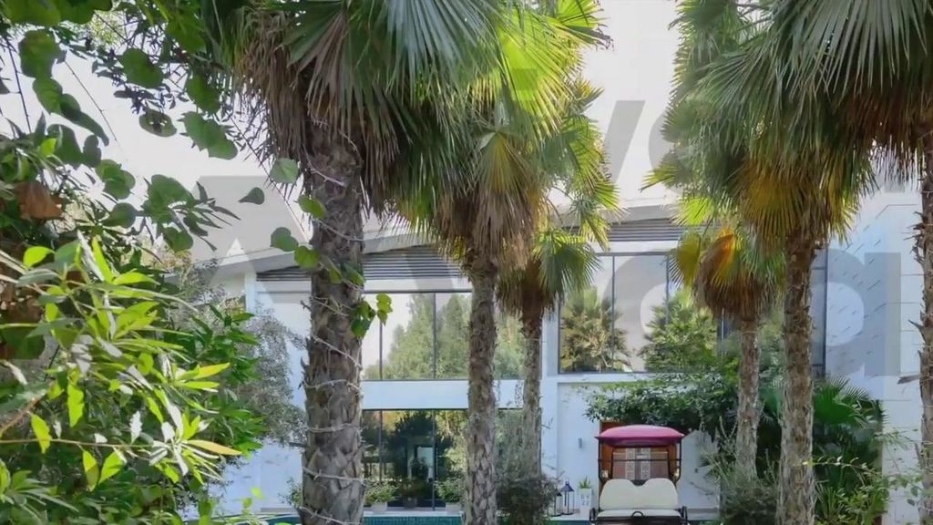 Así es la lujosa casa del rey emérito en Abu Dabi