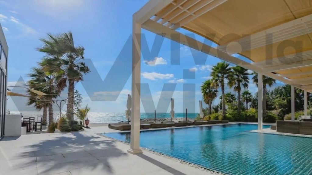 Así es la lujosa casa del rey emérito en Abu Dabi