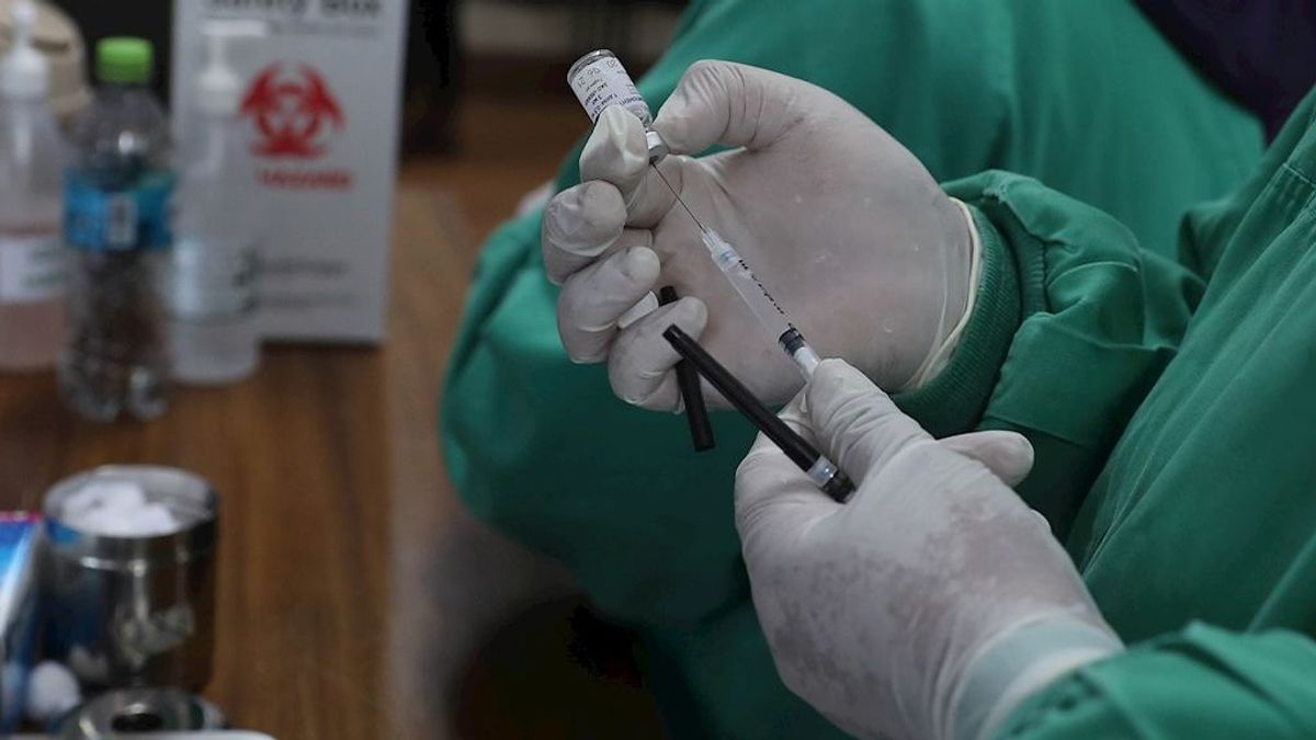 Rusia da luz verde a CoviVac, su tercera vacuna contra la covid