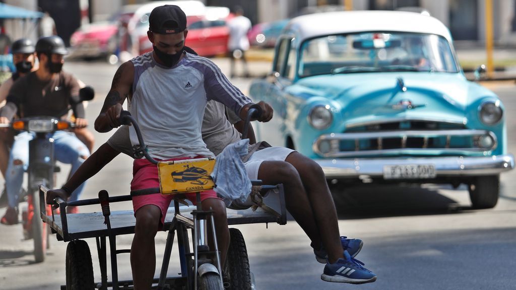 Mascarillas en La Habana