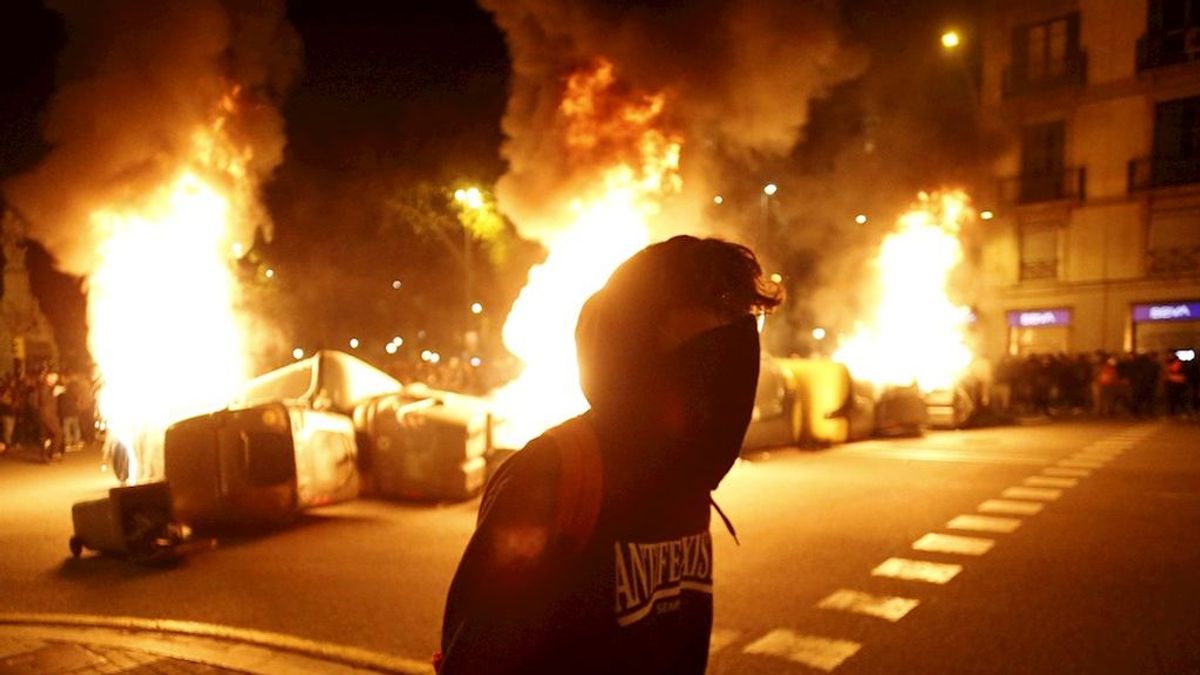 La semana infernal de Barcelona: seis días en los que las calles ardieron por Hasél La semana infernal de Barcelona: seis días en los que las calles ardieron por Hasél