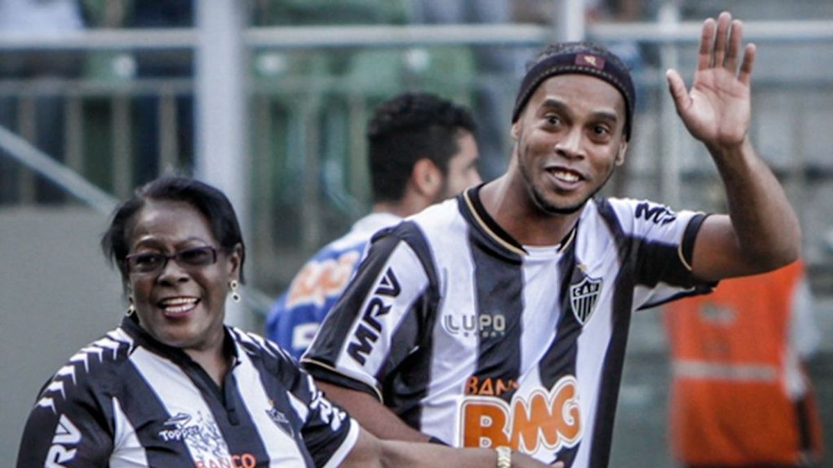 Muere la madre de Ronaldinho tras no superar el coronavirus