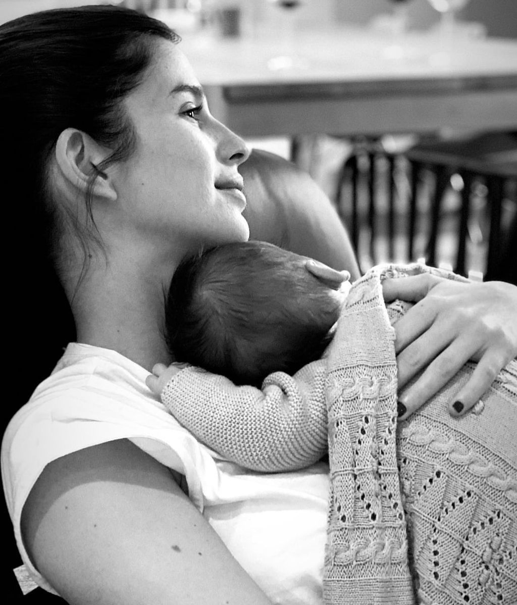 Sandra Gago con su hijo
