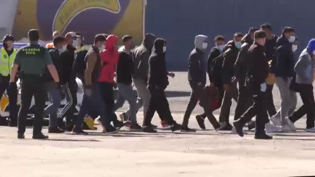 Interceptan en Gran Canaria a un grupo de migrantes que buscaba ocultarse en camiones para llegar a la península