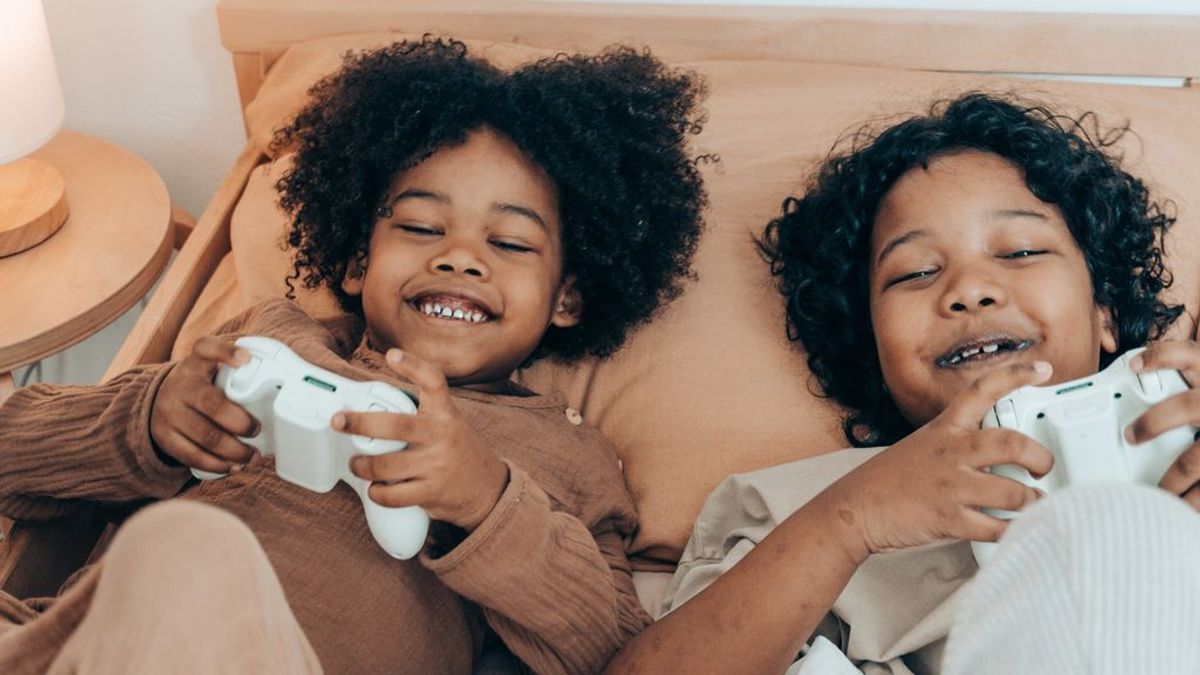 Los niños que juegan a videojuegos tienen menos riesgo de depresión, según un estudio
