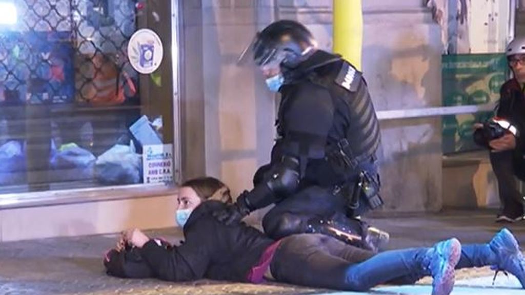 Cinco detenidos por saqueos y tres por desórdenes en los altercados de este domingo en Barcelona